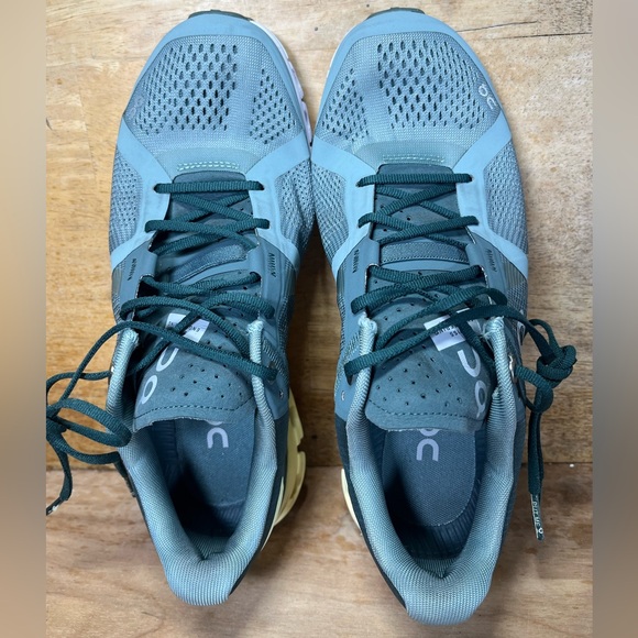 On CloudFlow REFLECTIVE Womens Size 7 Running Shoes Sneakers Green Yellow - Picture 7 of 12